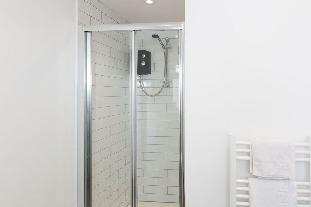 Фото Central Flats in Cardiff with Parking