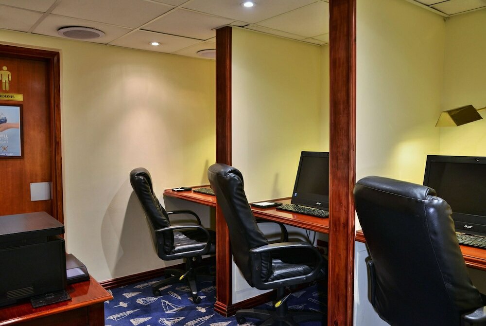 Фото The Portswood Hotel