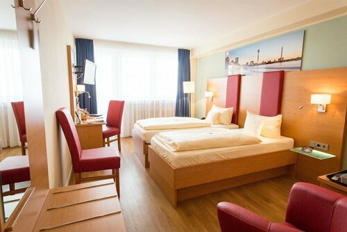 Гостиница Hotel National Düsseldorf в Дюссельдорфе