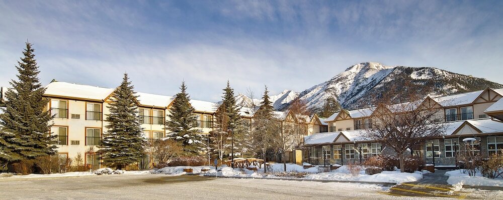 Фото Coast Canmore Hotel & Conference Centre