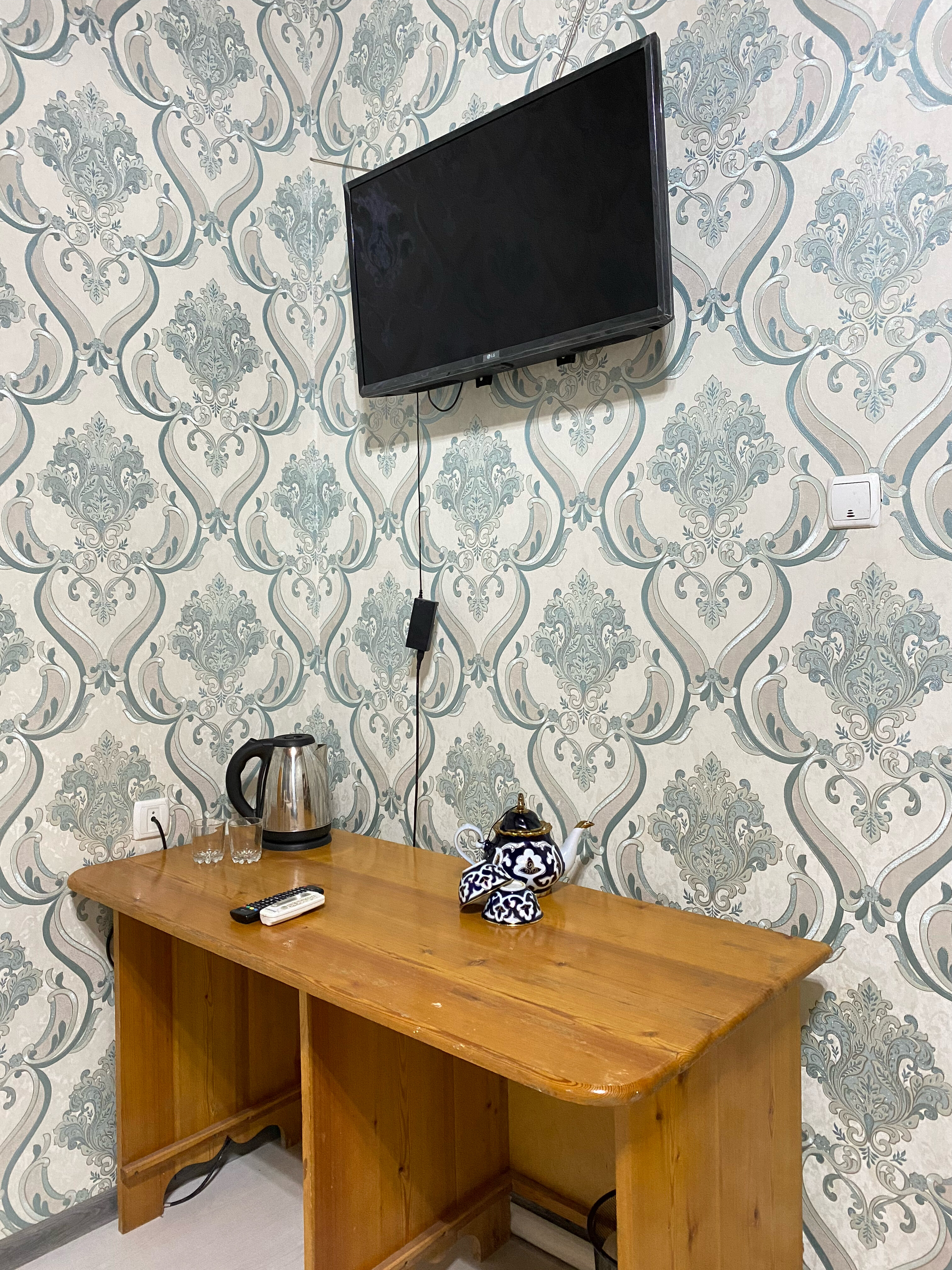 Фото Otkirbek Hotel