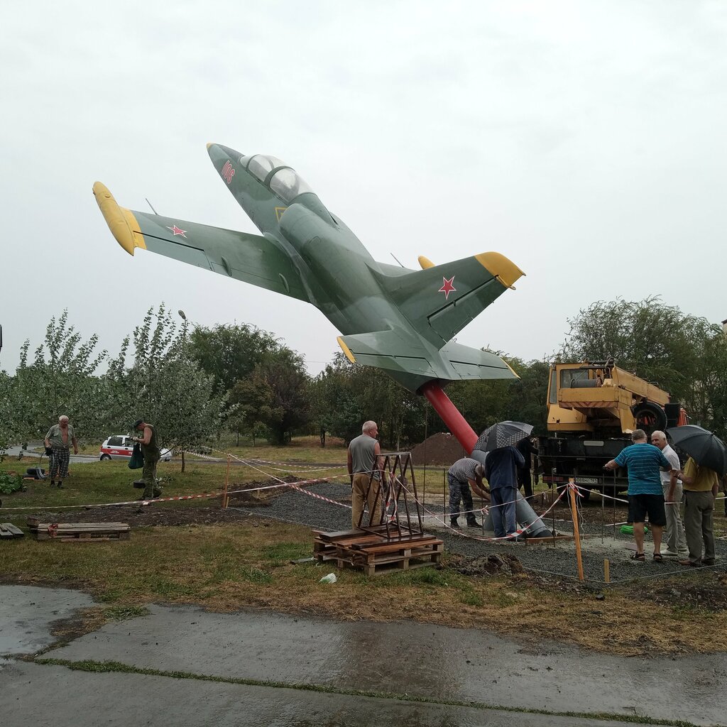 Monument to technology Самолёт Л-39, Zernograd, photo
