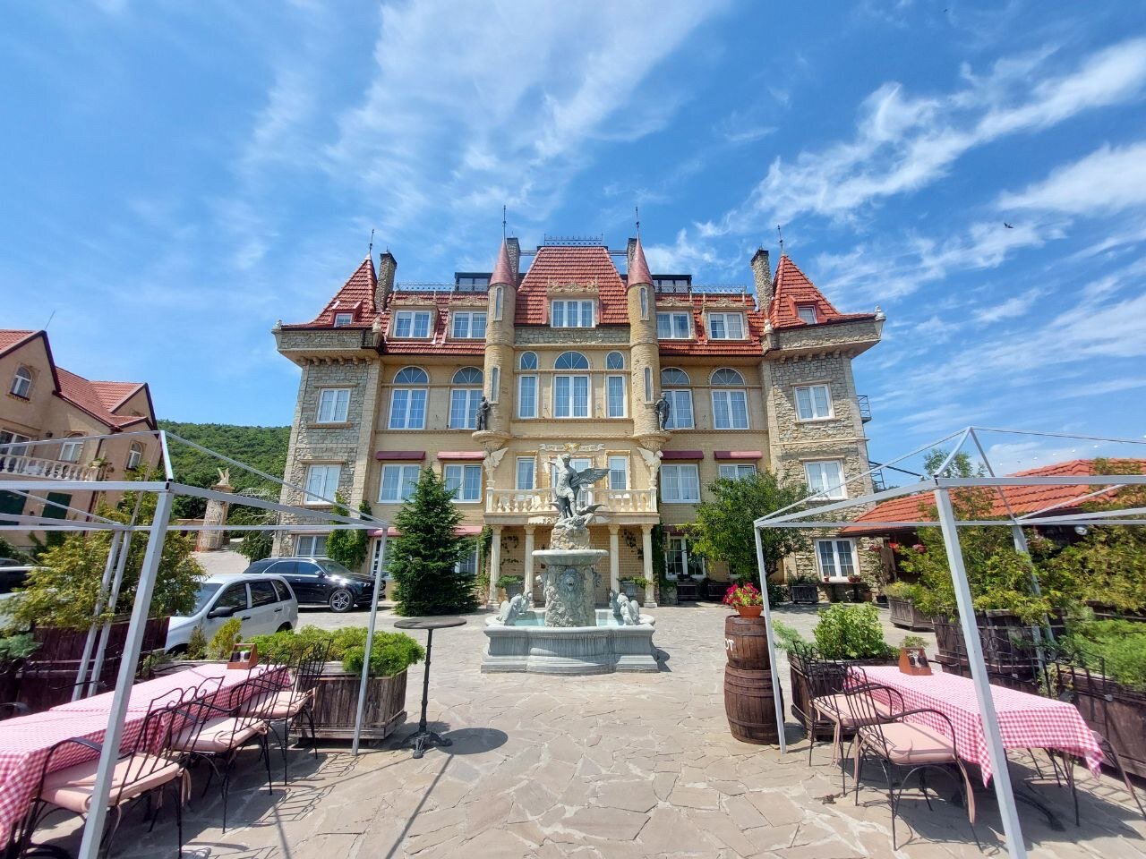 Фото отеля 1