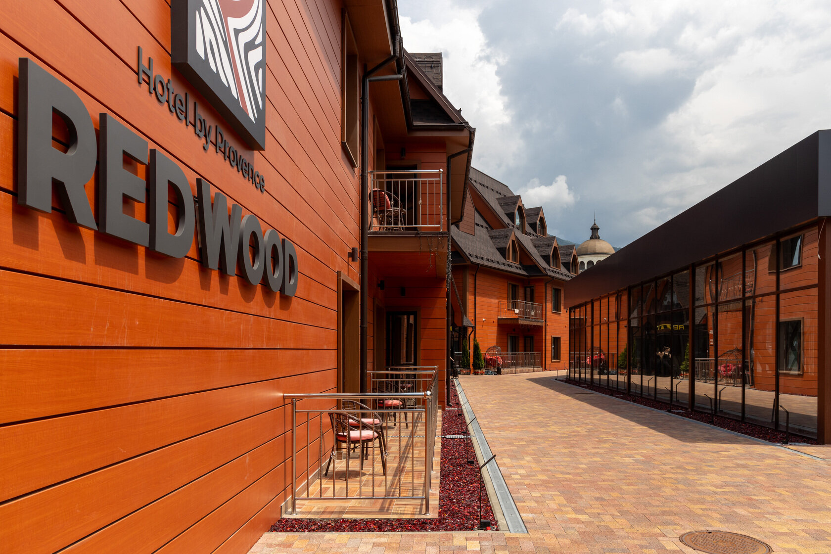 Фото Red Wood by Provence