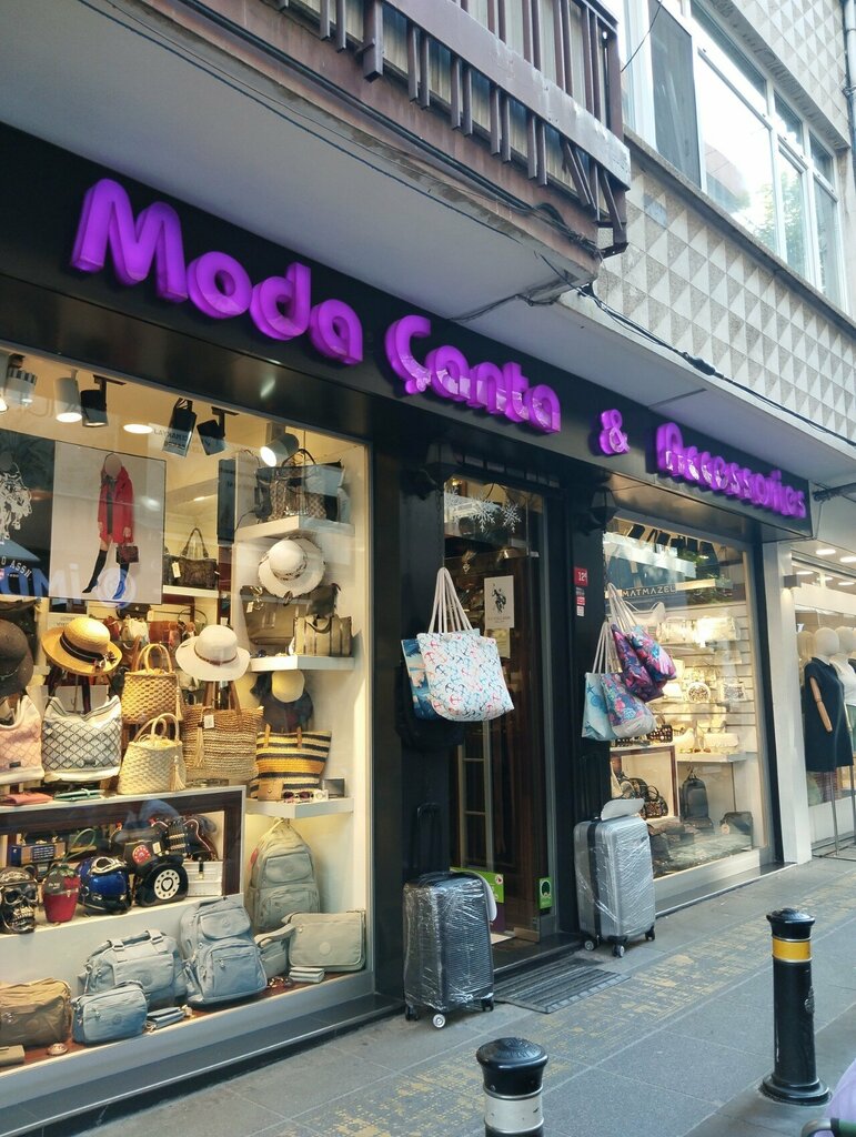 Bags and suitcases store Moda Canta, Istanbul, photo