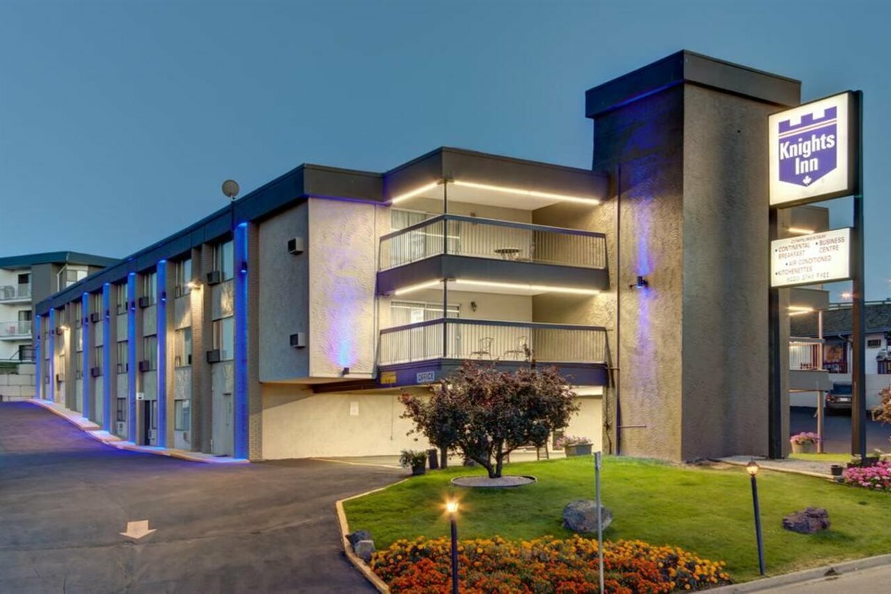 Фото Knights Inn Kamloops