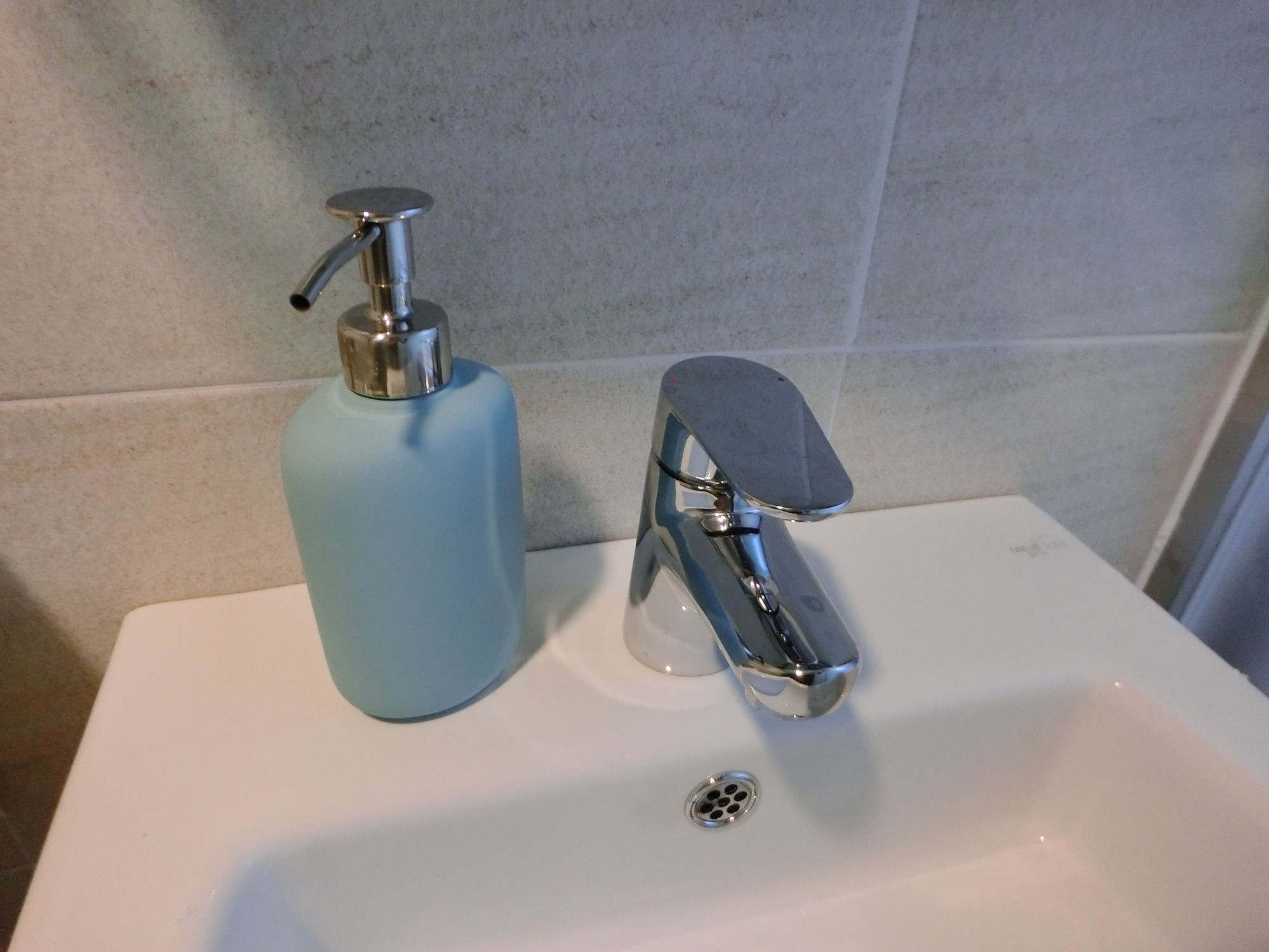 Фото Philstay Myeongdong Central Hotel