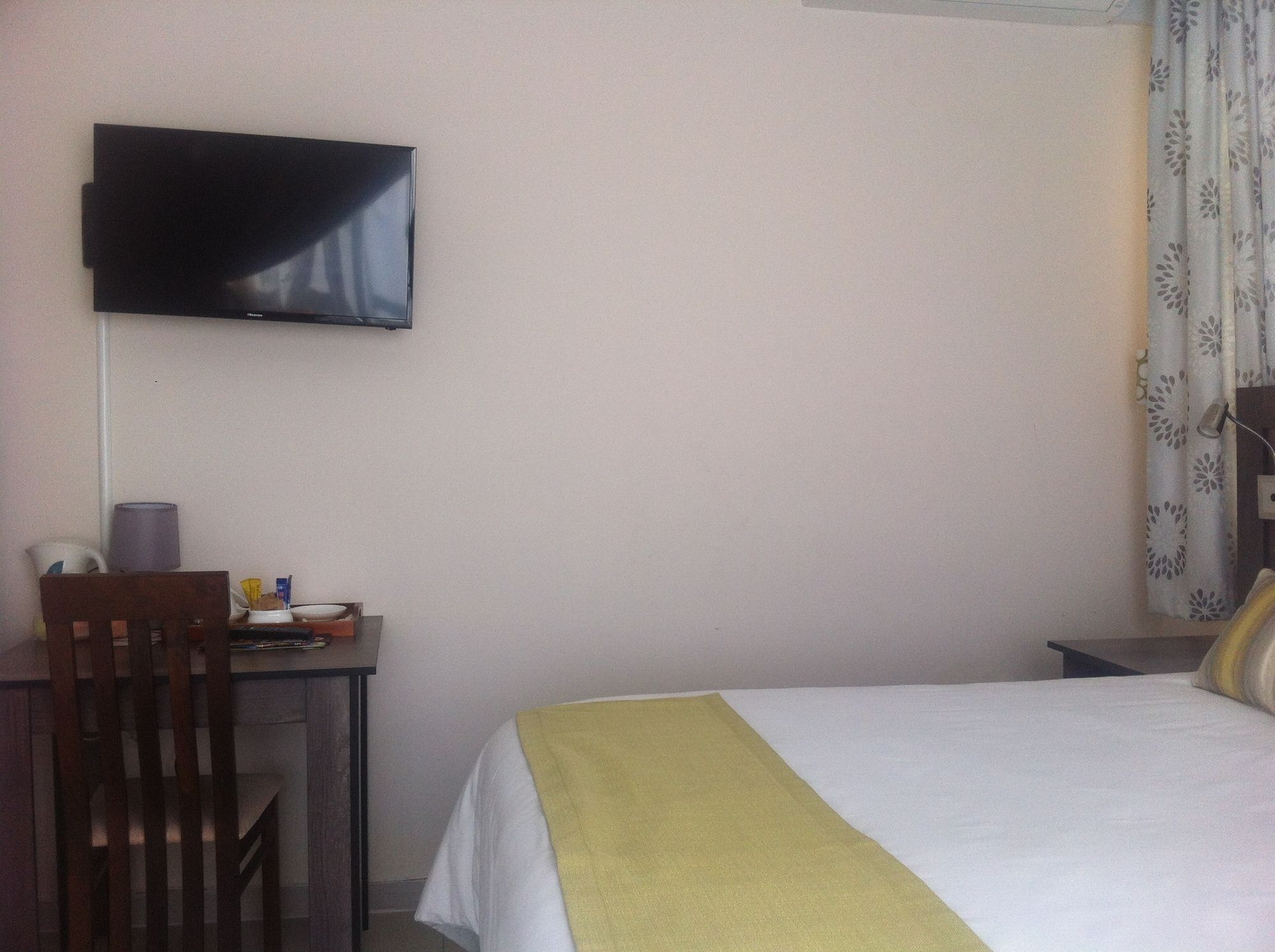 Фото First Avenue Guest House