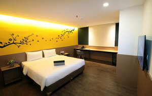Yellow Bee Tangerang (West Java, Daan Mogot), hotel