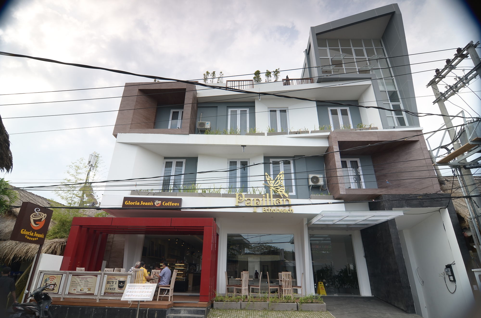 Фото отеля 1