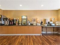 Фото Microtel Inn & Suites by Wyndham Raton