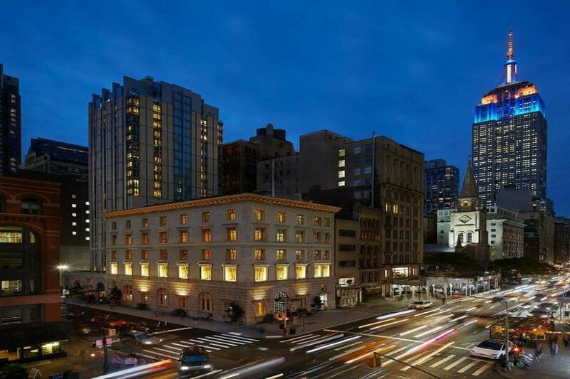 Гостиница The Fifth Avenue Hotel в Нью-Йорке
