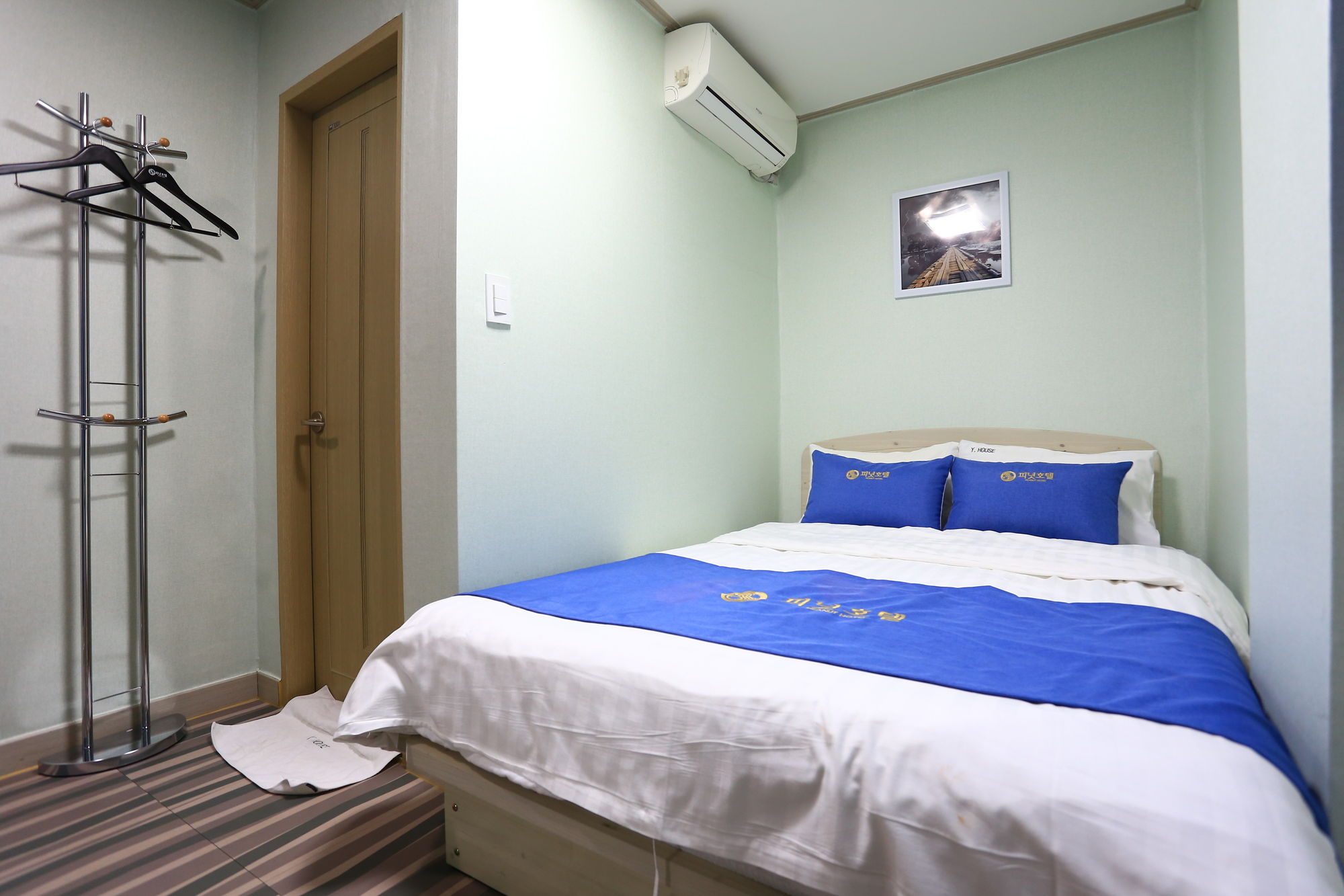 Фото Peanut Hotel