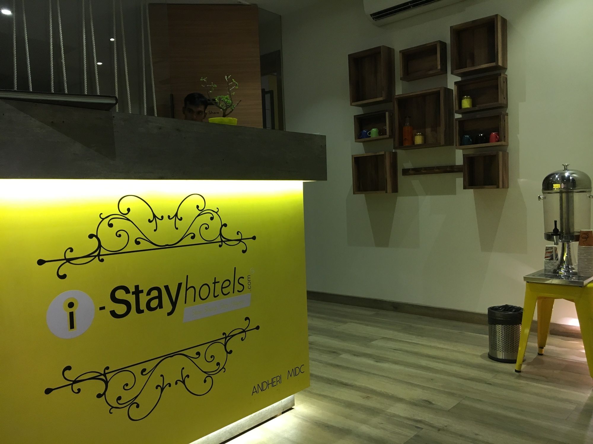 Фото IStay Hotels Andheri Midc
