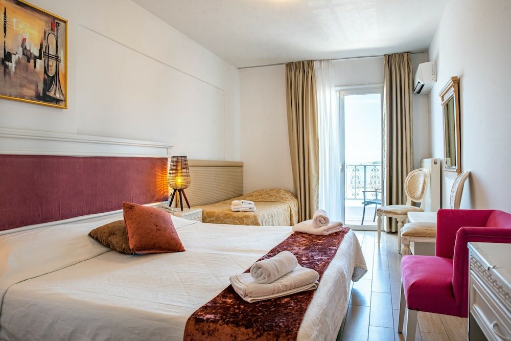 Фото Nirikos Hotel