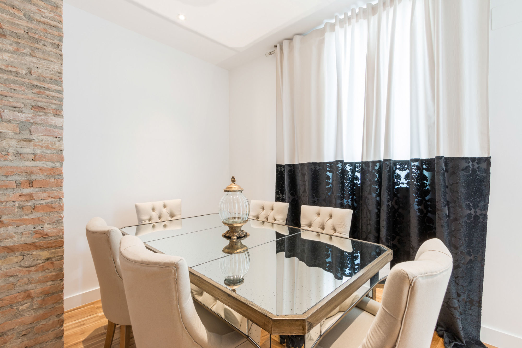 Фото Oro Del Darro Suites