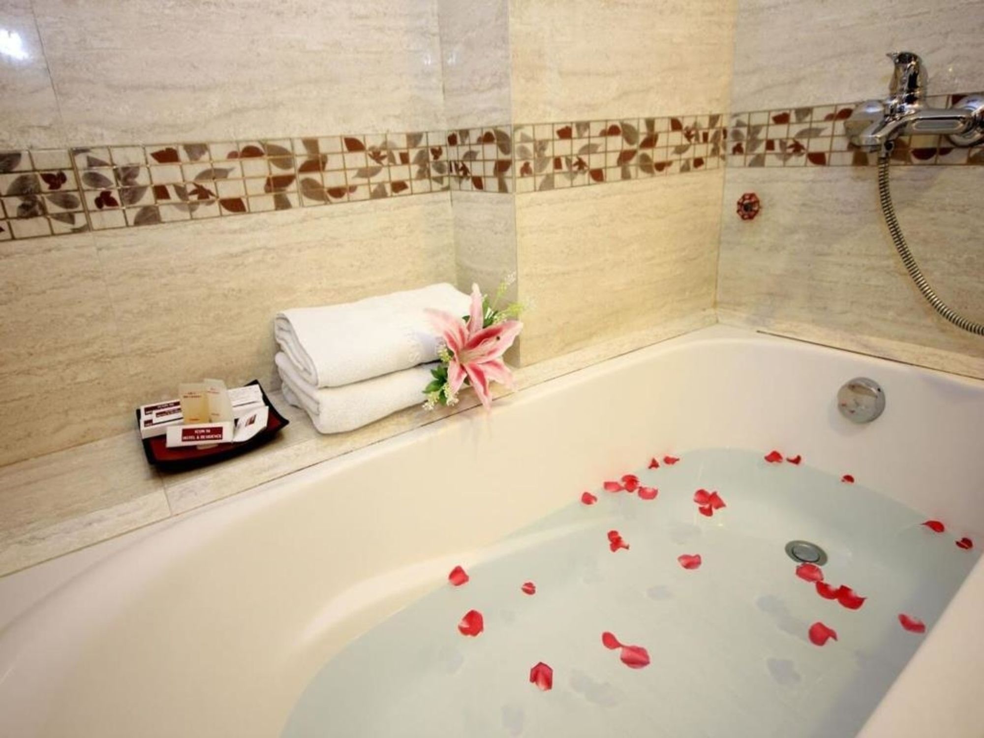 Фото Sense Legend Hotel