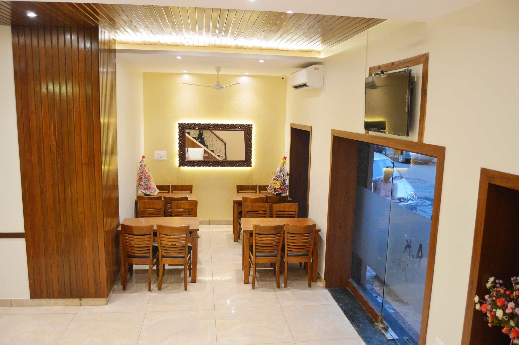Фото Hotel Ak International