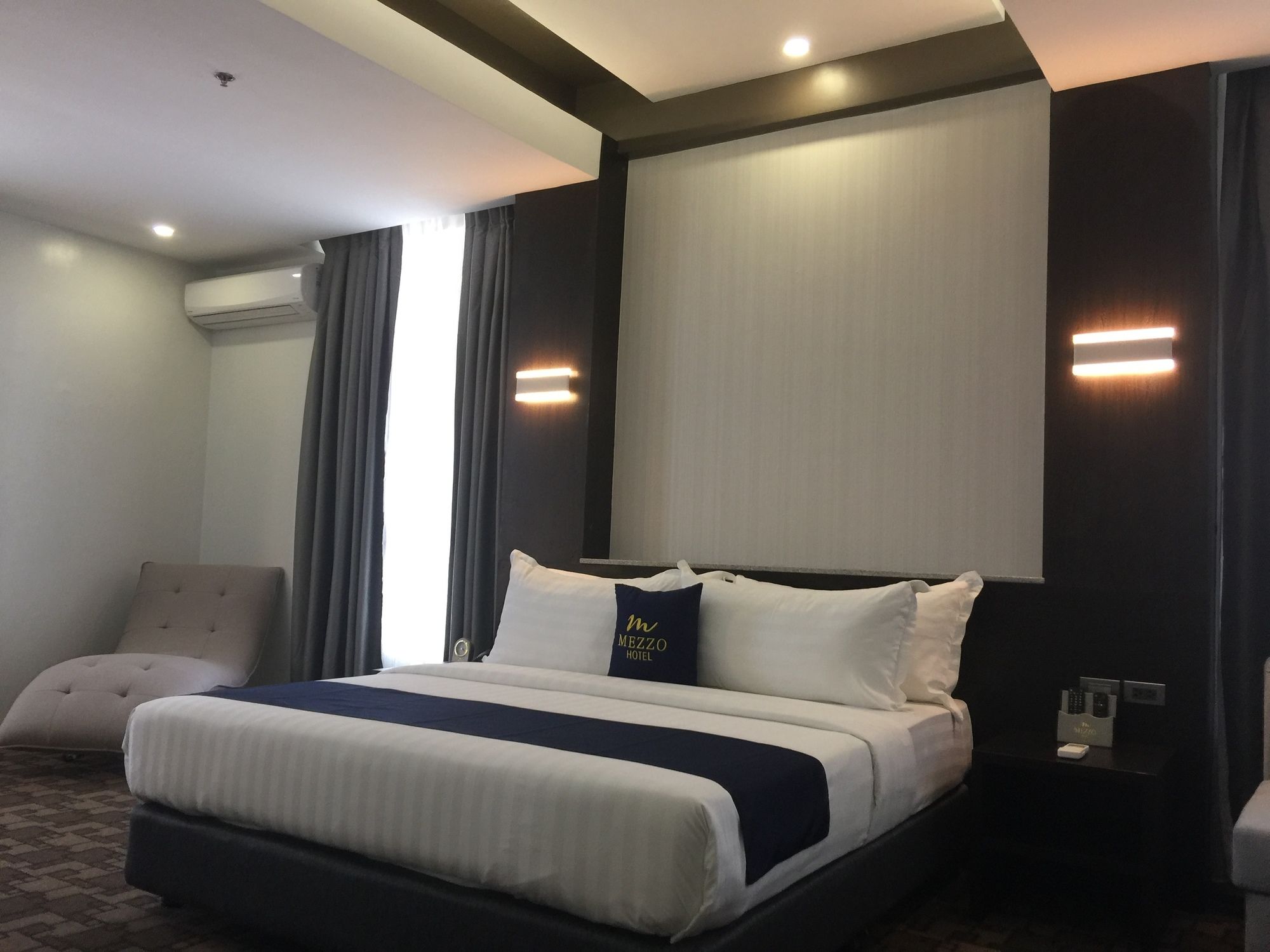 Фото Mezzo Hotel