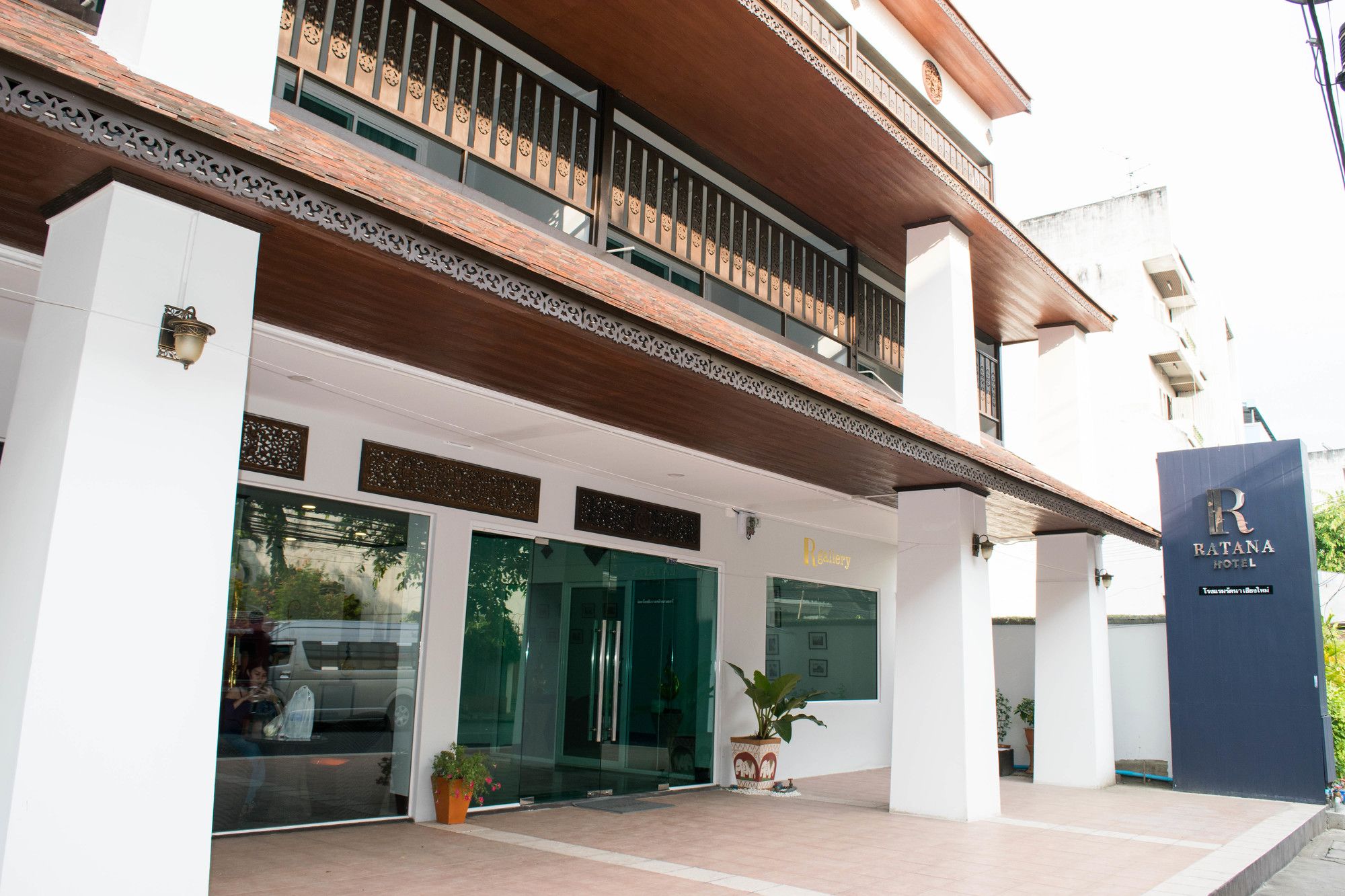 Фото Ratana Hotel