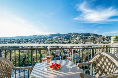 Гостиница Cannes Marina Appart Hotel Mandelieu в Манделье-ла-Напуль