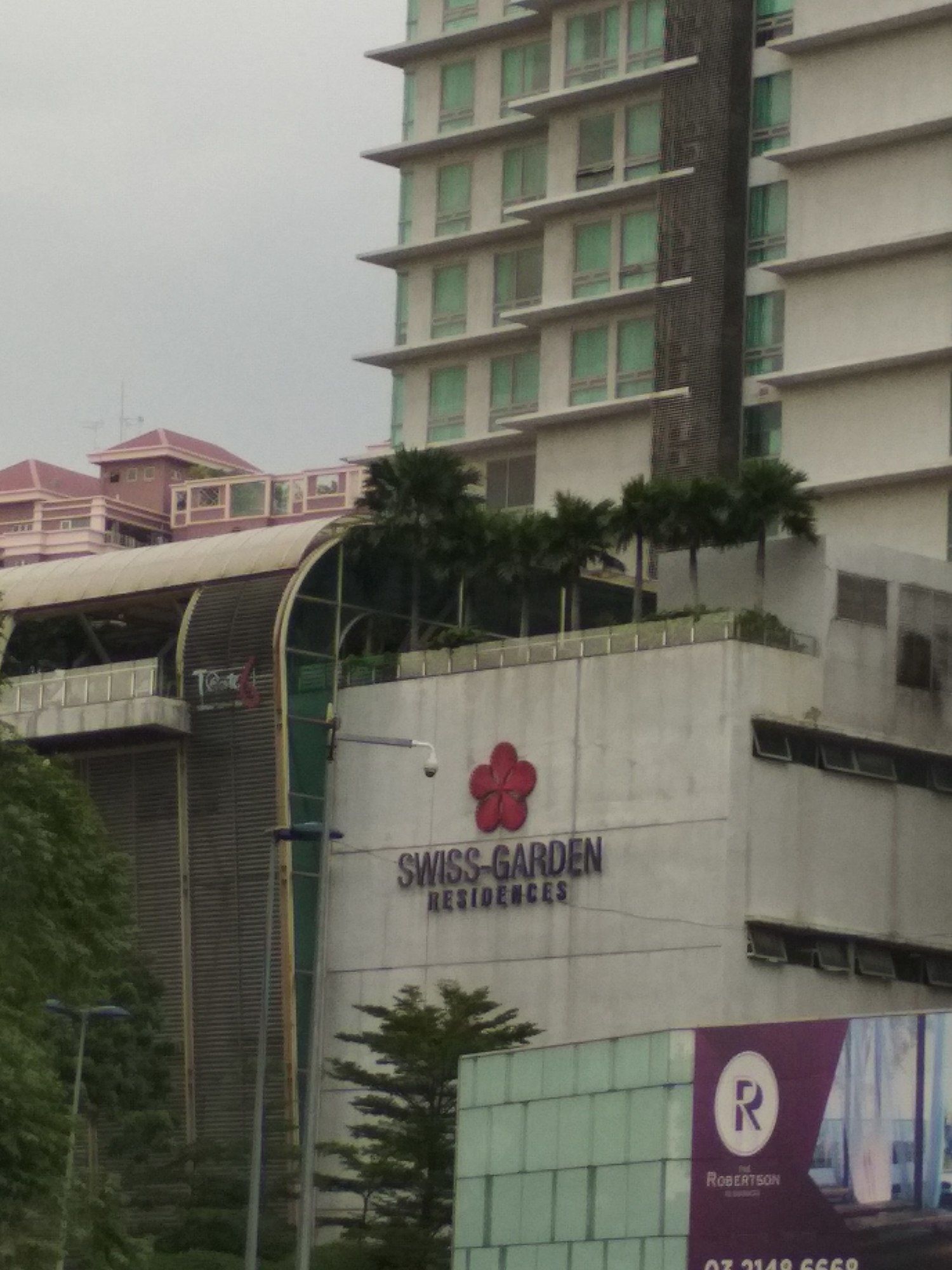 Фото Queens Service Suite at Swiss Garden Residences