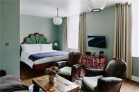 Фото Artist Residence London