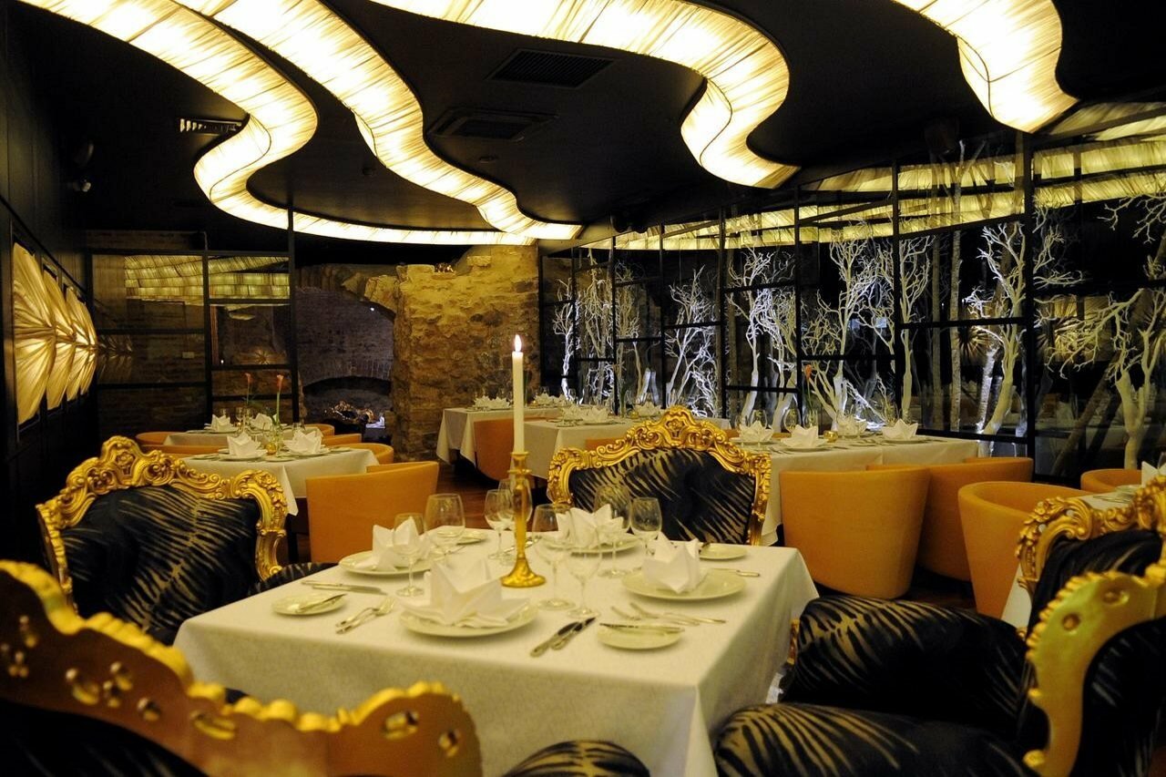 Фото Royal Square Hotel & Suites