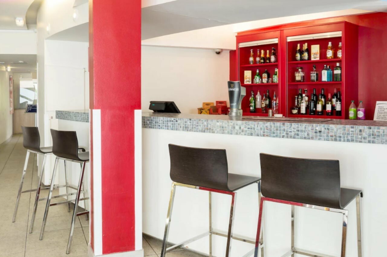 Фото Travelodge Dundee Strathmore Avenue