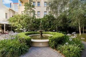 отель Adina Apartment Hotel Adelaide Treasury