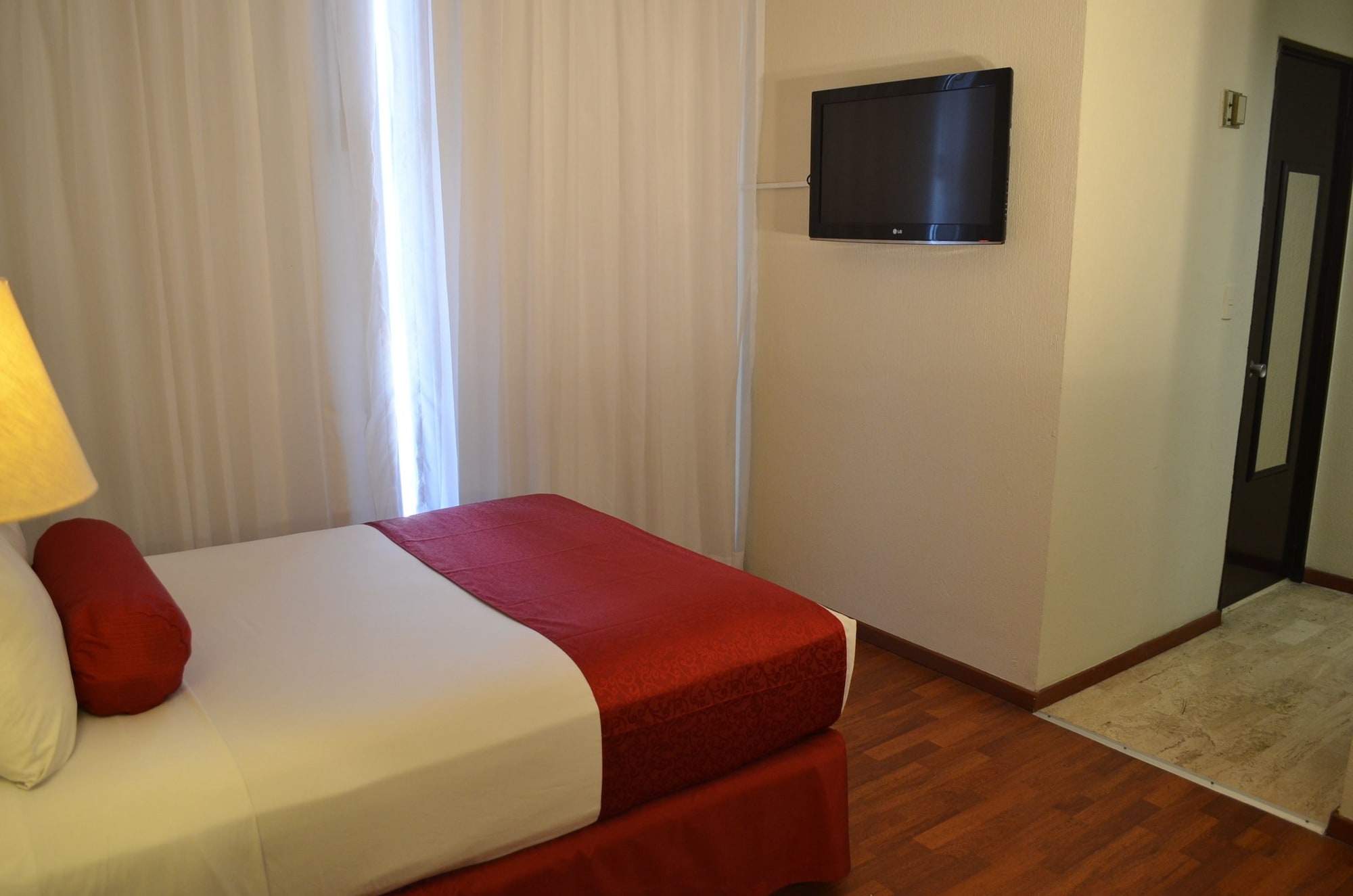 Фото Hotel San Marcos Express