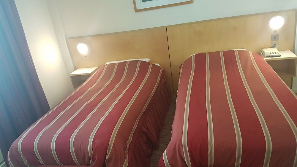 Фото St Giles Heathrow Hotel