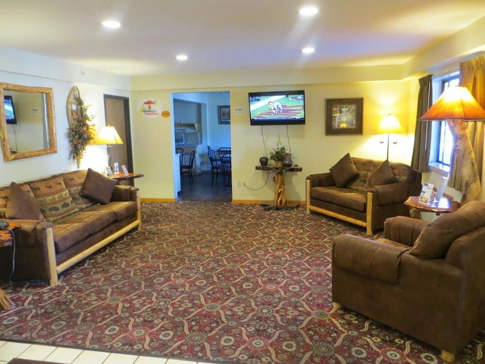 Фото Super 8 by Wyndham Bridgeview of Mackinaw City
