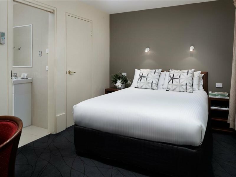 Фото The Victoria Hotel Melbourne