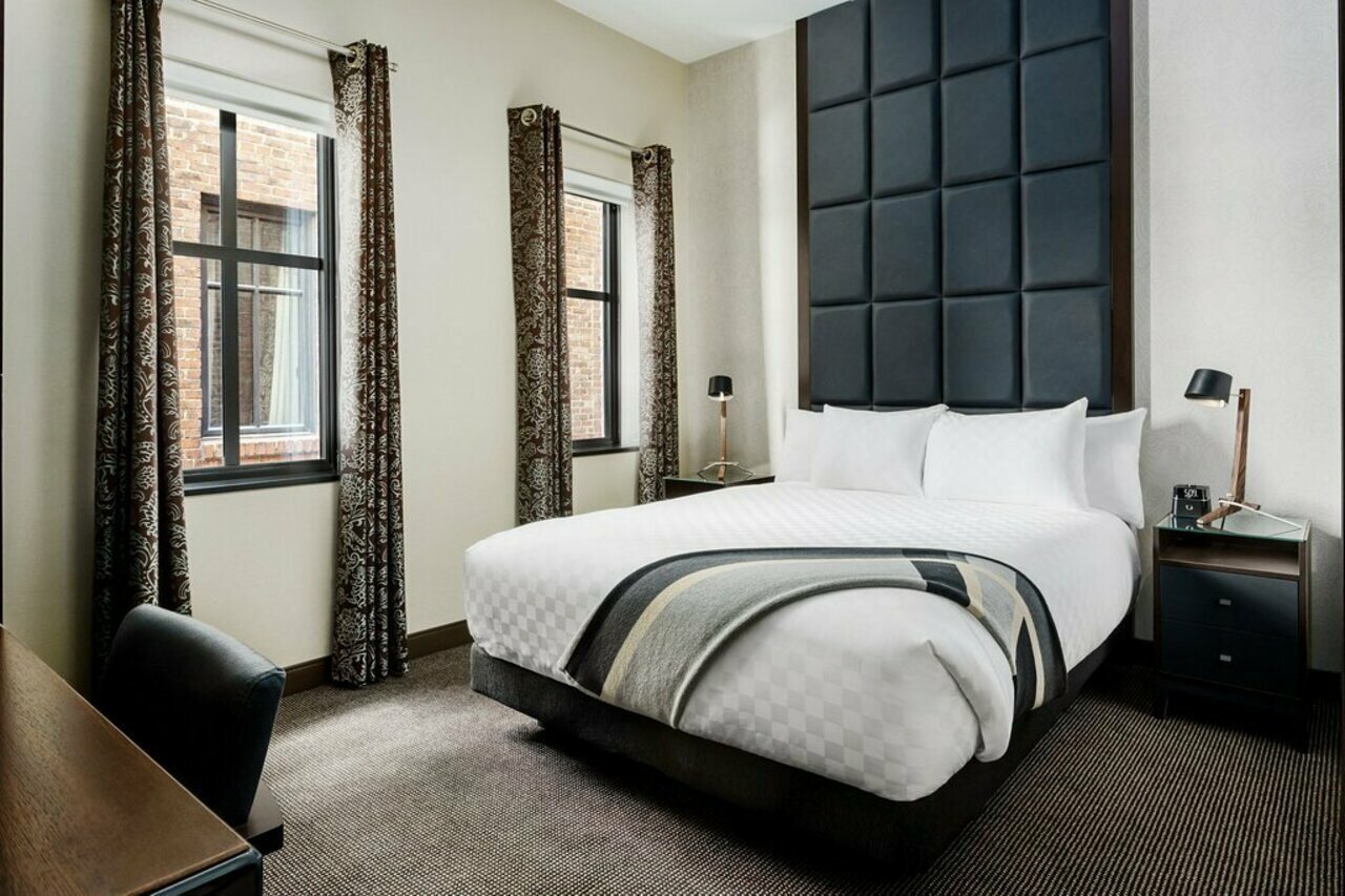 Фото Joinery Hotel Pittsburgh, Curio Collection by Hilton