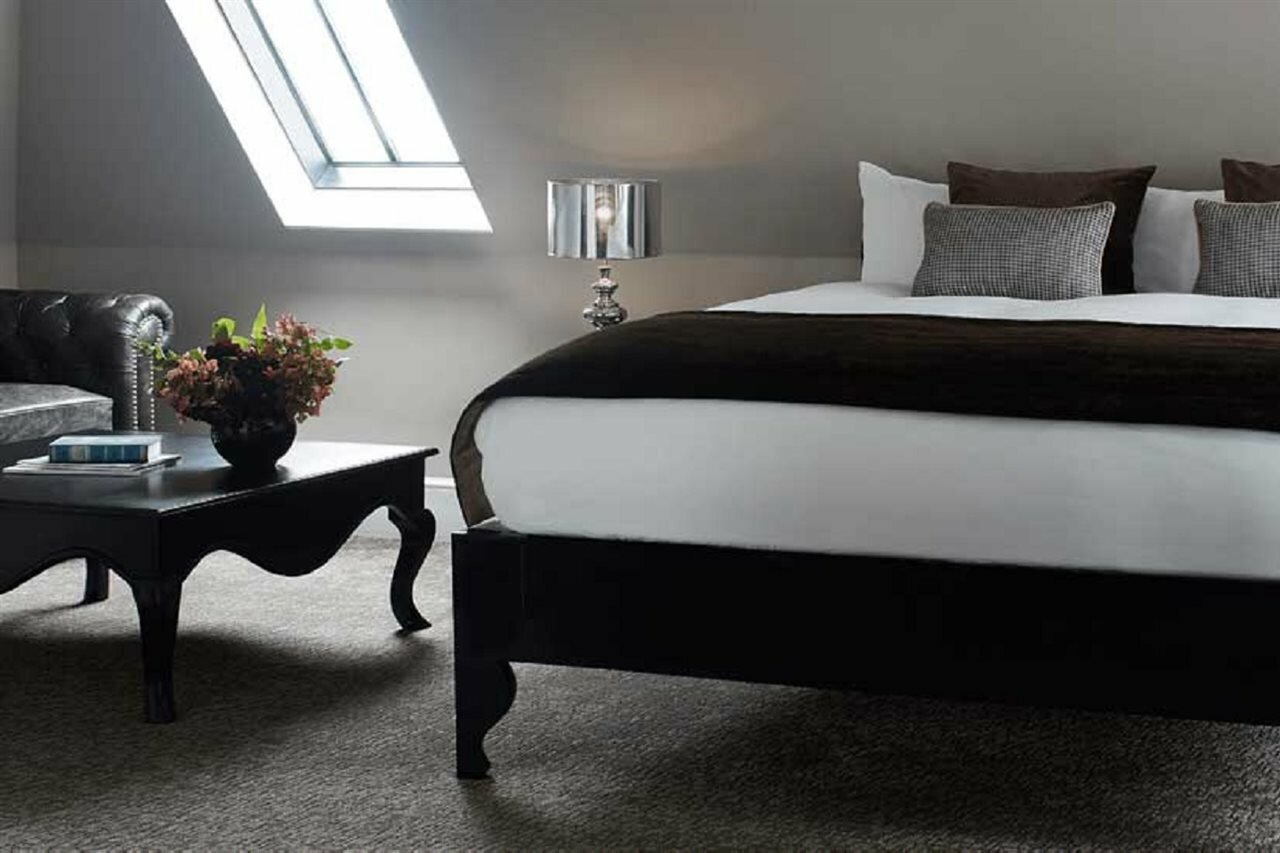 Фото The Westbridge Hotel