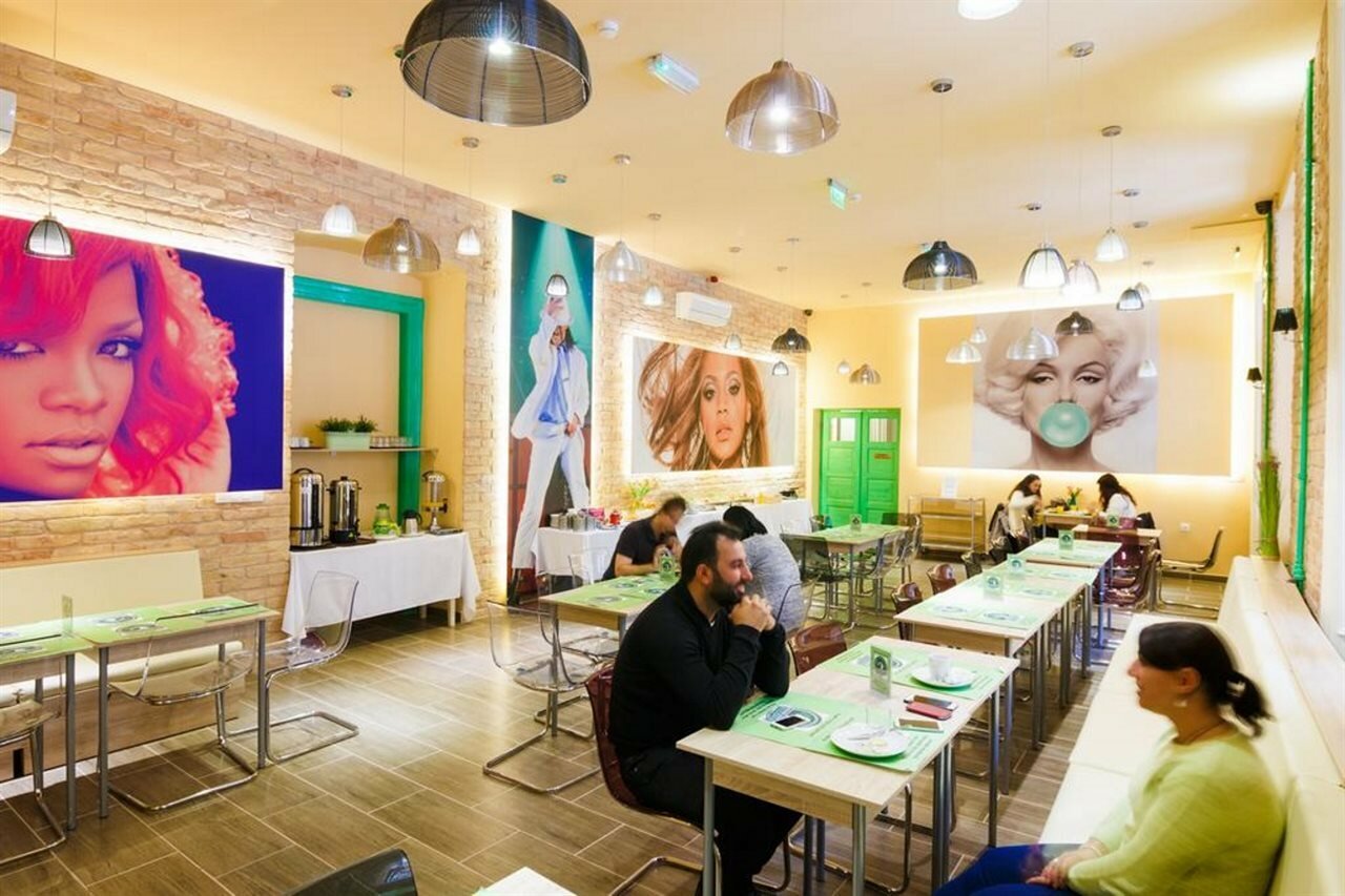 Фото Full Moon Budapest