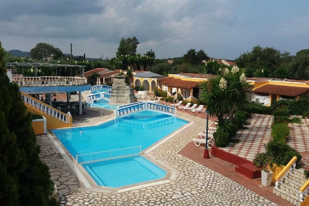 Фото отеля 2