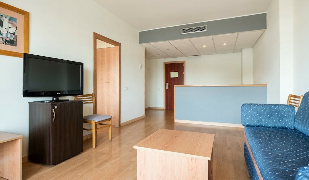 Фото Hotel Ilunion Romareda