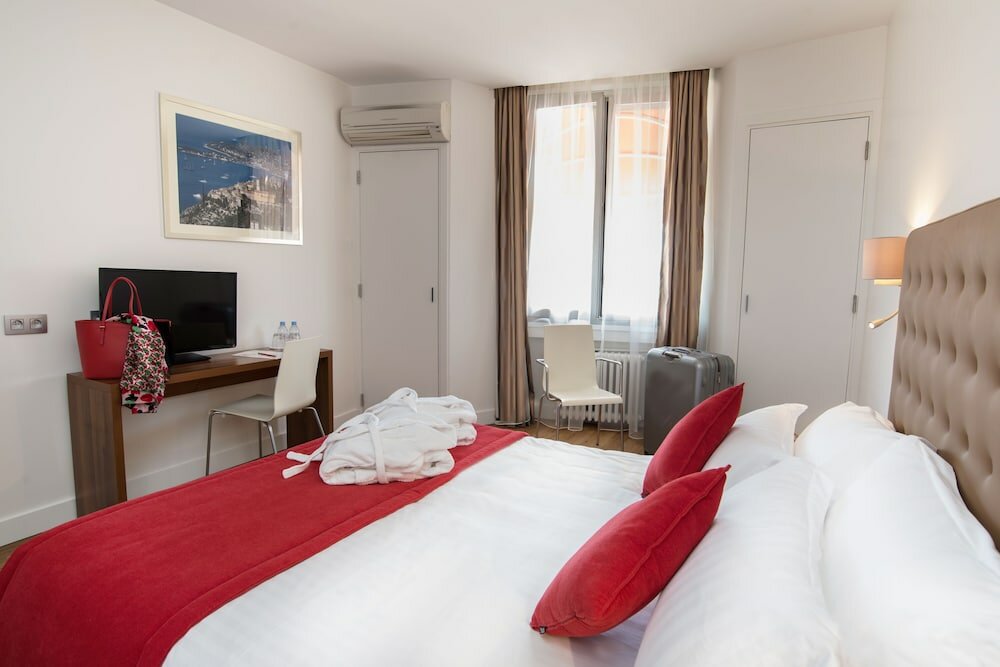 Фото Hotel De France