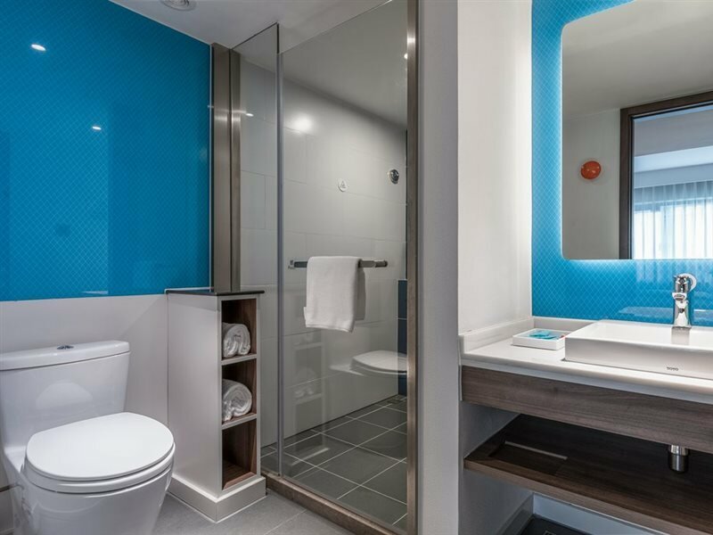 Фото Holiday Inn Express Ningbo City Center