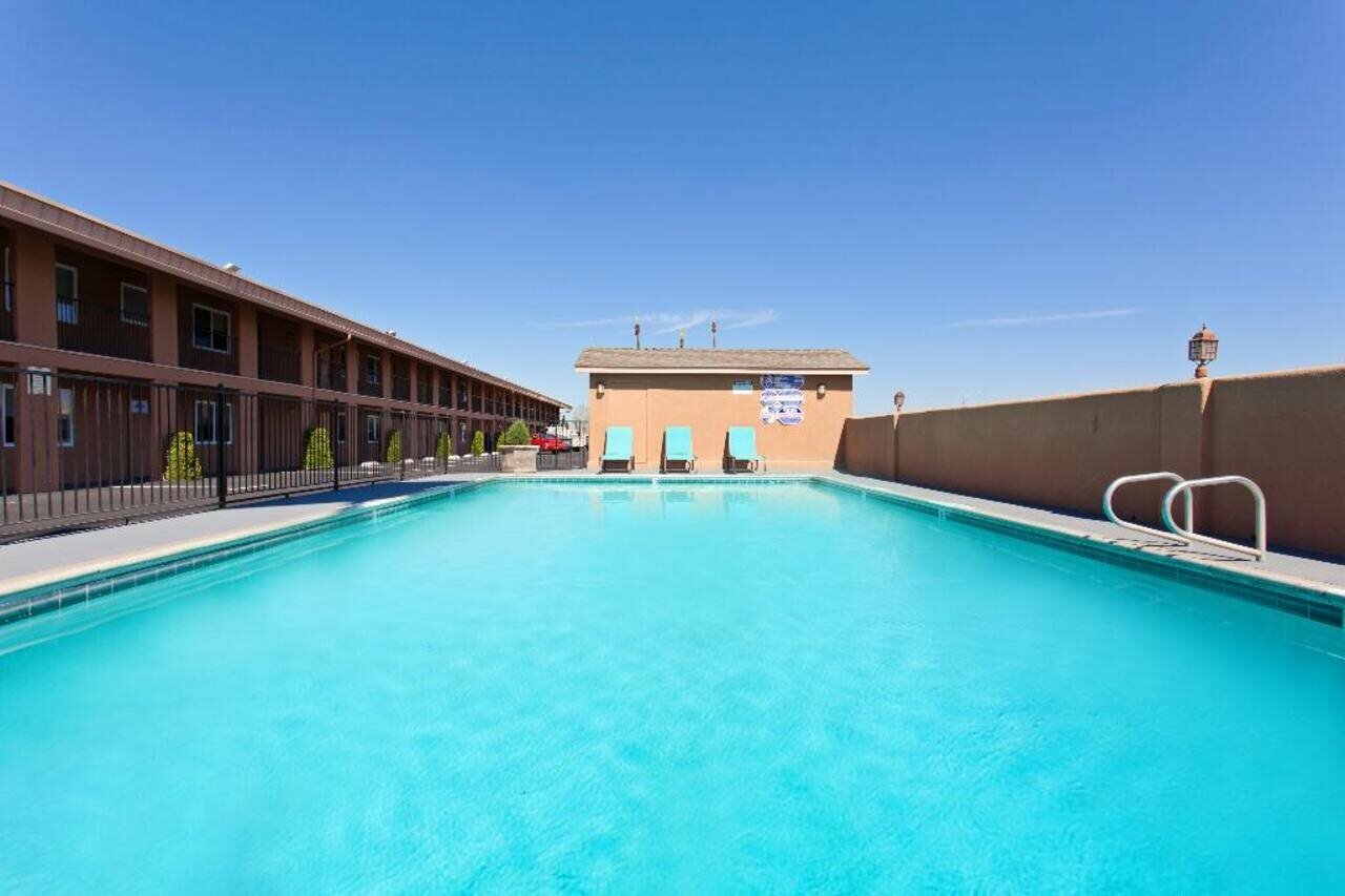 Фото Days Inn by Wyndham Chowchilla Gateway to Yosemite