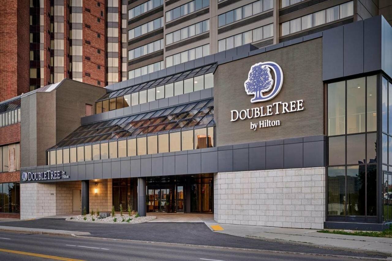 Фото Doubletree by Hilton Windsor