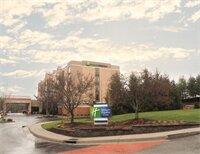 Фото Holiday Inn Express & Suites Blacksburg - University Area, an Ihg Hotel