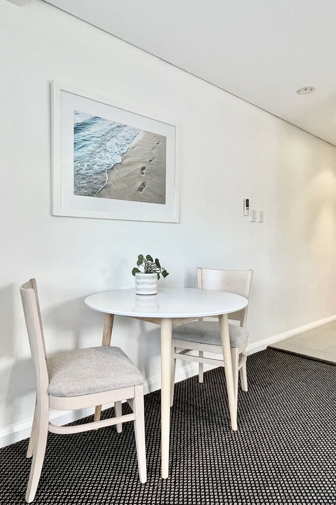 Фото Coogee Sands Hotel and Apartments