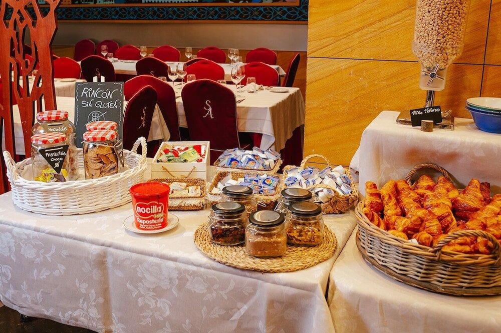 Фото Hotel Sancho Abarca