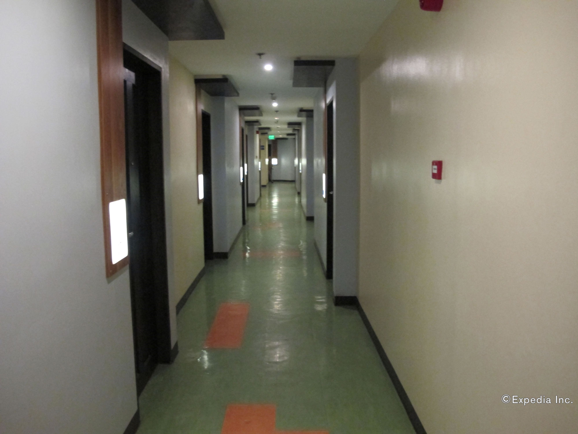Фото Sugbutel Family Hotel