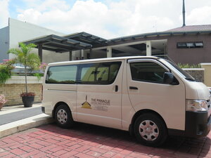 Гостиница The Pinnacle Hotel and Suites