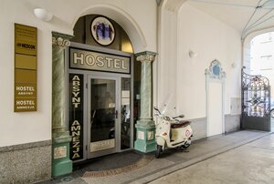 Хостел Absynt Hostel