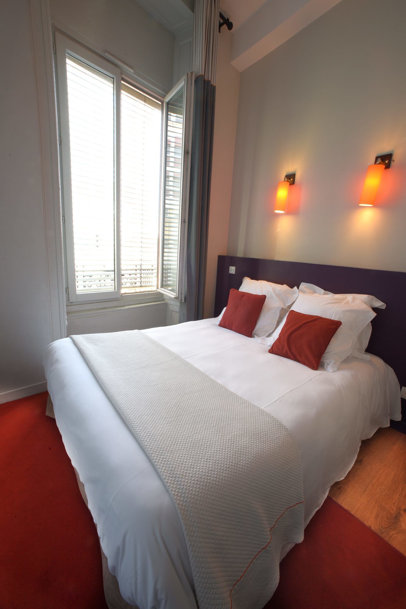 Фото Hotelo Lyon Charité